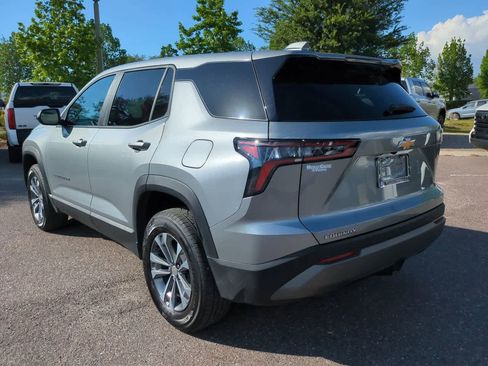 Used 2026 Chevrolet Equinox LT FWD image 4