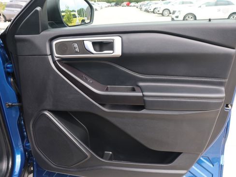 Used 2020 Ford Explorer XLT w/ Equipment Group 202A image 16