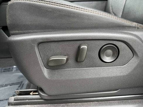 Used 2024 GMC Sierra 1500 AT4 w/ Technology Package image 17