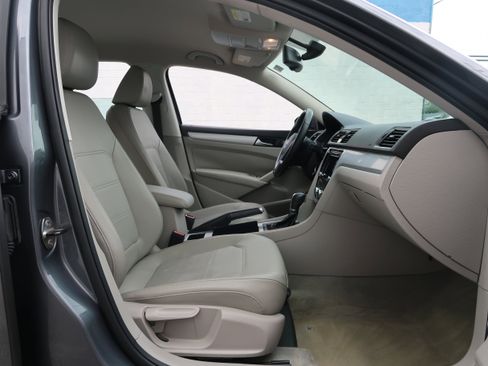 Used 2012 Volkswagen Passat 2.5 SE image 26