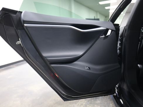 Used 2017 Tesla Model S 90D image 38