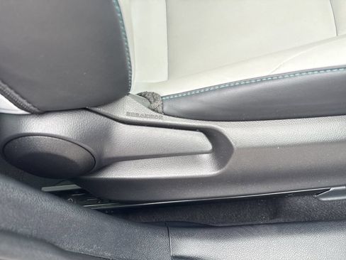 Used 2018 Toyota Prius Four w/ Advanced Technology Package FWD image 33