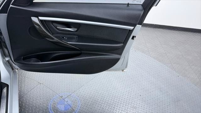 Used 2017 BMW 330i Sedan RWD image 23
