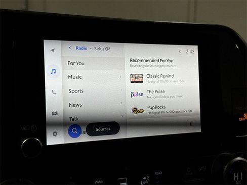 Used 2023 Toyota Highlander LE image 14