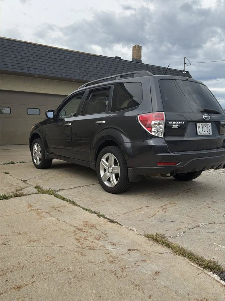 Used 2009 Subaru Forester 2.5X Limited AWD/4WD image 2
