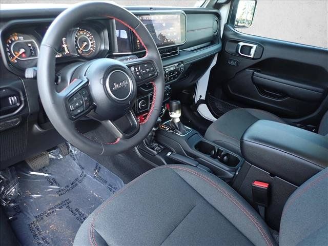 Used 2024 Jeep Gladiator Rubicon w/ Technology Group AWD/4WD image 9