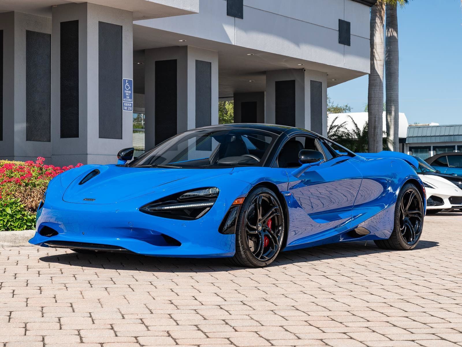 Used 2024 McLaren 750S Spider RWD image 17