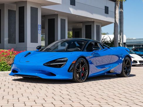 Used 2024 McLaren 750S Spider RWD image 17
