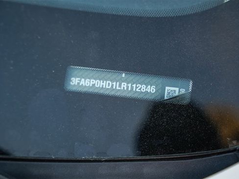 Used 2020 Ford Fusion SE image 30