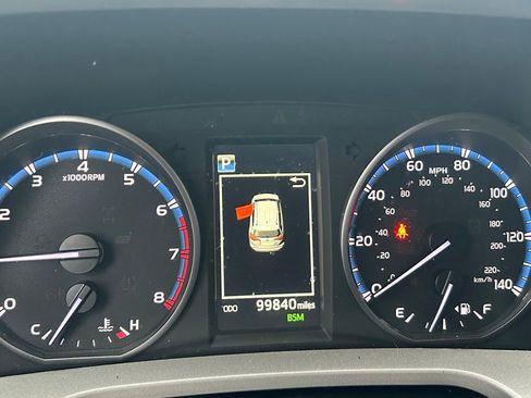 Used 2018 Toyota RAV4 XLE w/ Plus Extra Value Package FWD image 18
