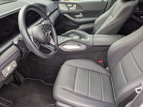 Used 2025 Mercedes-Benz GLS 450 4MATIC image 25