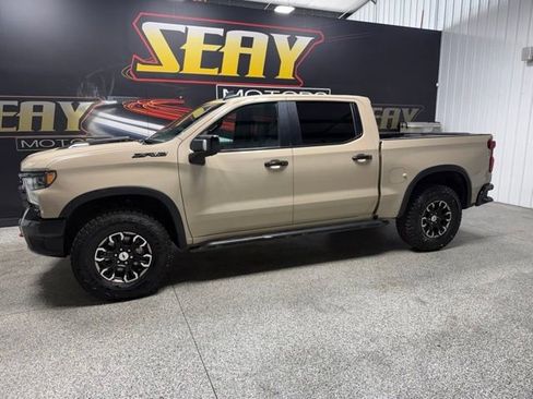Used 2023 Chevrolet Silverado 1500 ZR2 w/ Technology Package AWD/4WD image 2