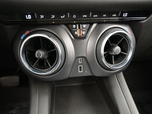 Used 2022 Chevrolet Blazer LT image 13