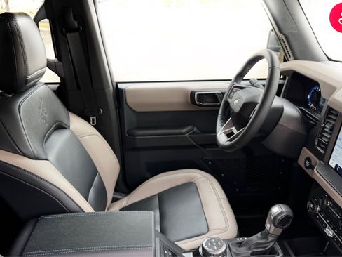 Used 2024 Ford Bronco Wildtrak image 20