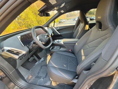 New 2026 BMW iX xDrive45 image 10