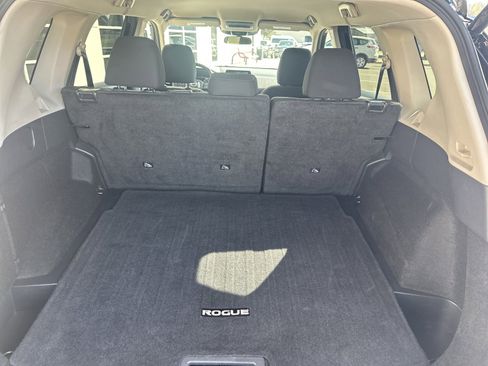 Used 2025 Nissan Rogue SV image 24