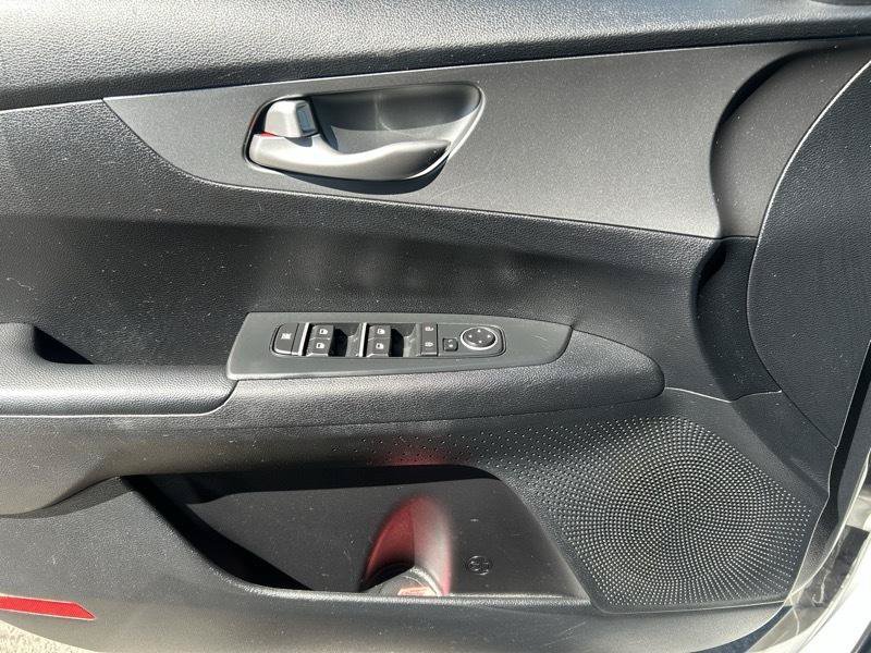 Used 2019 Kia Forte LXS FWD image 7