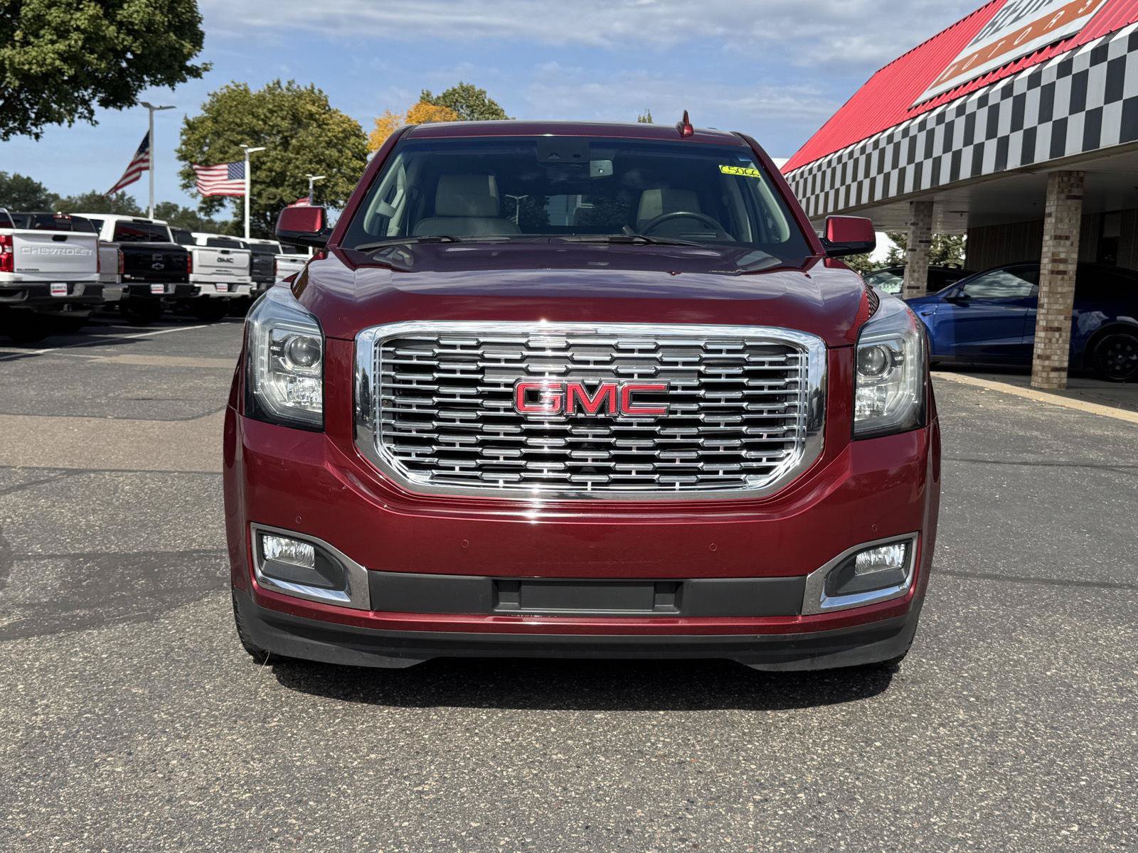 Used 2019 GMC Yukon Denali w/ Denali Ultimate Package AWD/4WD image 2
