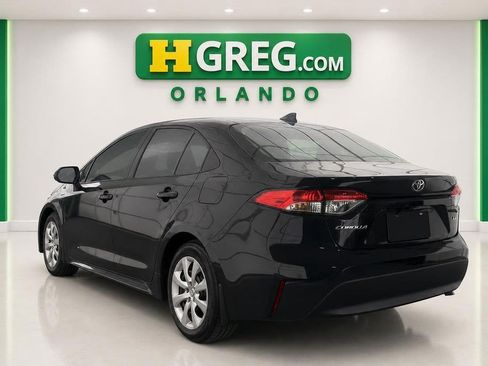 Used 2025 Toyota Corolla LE FWD image 2