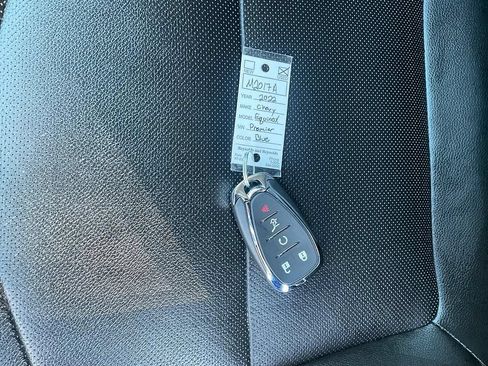 Used 2022 Chevrolet Equinox Premier AWD/4WD image 37