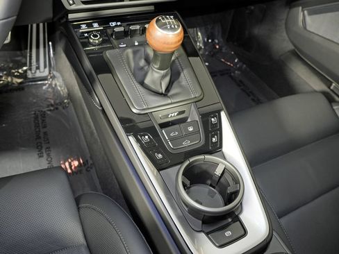 Certified 2025 Porsche 911 Carrera RWD image 35