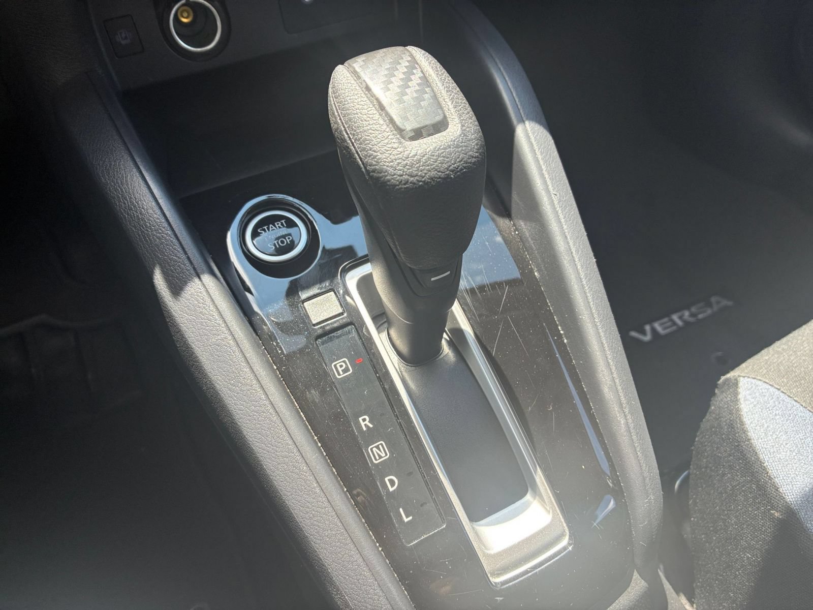 Used 2025 Nissan Versa SV FWD image 35