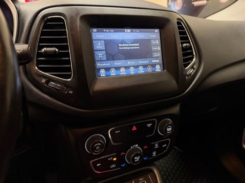 Used 2019 Jeep Compass Latitude w/ Cold Weather Group AWD/4WD image 25