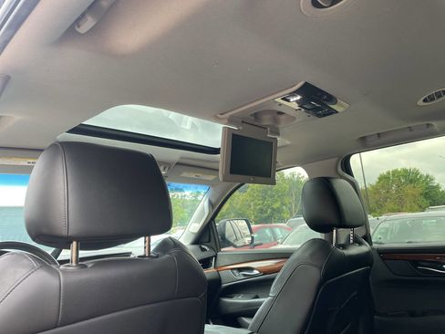 Used 2016 Cadillac Escalade Luxury image 16