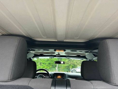 Used 2015 Jeep Wrangler Sport AWD/4WD image 23