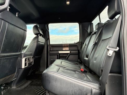 Used 2022 Ford F250 Lariat w/ Black Appearance Package image 12