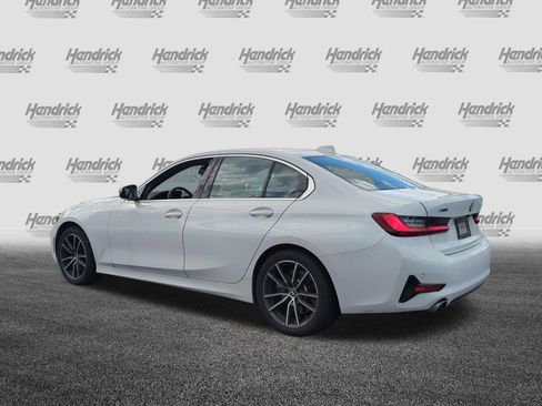 Certified 2022 BMW 330i xDrive Sedan w/ Premium Package 2 AWD/4WD image 8