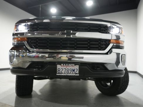 Used 2018 Chevrolet Silverado 1500 LT w/ All Star Edition image 23
