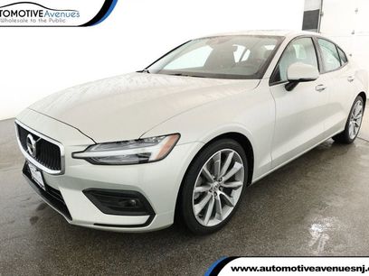 Used 2021 Volvo S60 T6 Momentum
