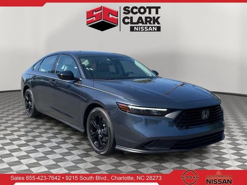 Used 2025 Honda Accord SE image 1
