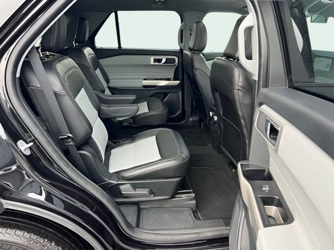 Used 2023 Ford Explorer XLT w/ Equipment Group 202A AWD/4WD image 20