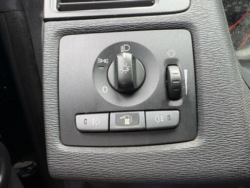 Used 2012 Volvo C70 T5 w/ Climate Pkg image 28