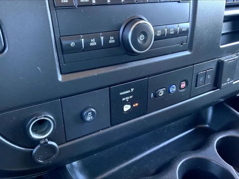 Used 2021 Chevrolet Express 2500 w/ Driver Convenience Package image 28