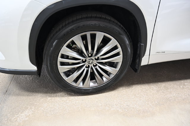 Used 2022 Toyota Highlander Platinum AWD/4WD image 37