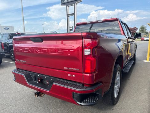Used 2019 Chevrolet Silverado 1500 Custom w/ Custom Value Package AWD/4WD image 6