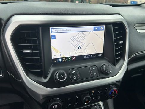 Used 2023 GMC Acadia SLT image 18