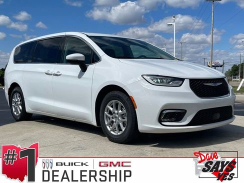Used 2023 Chrysler Pacifica Touring-L FWD image 1