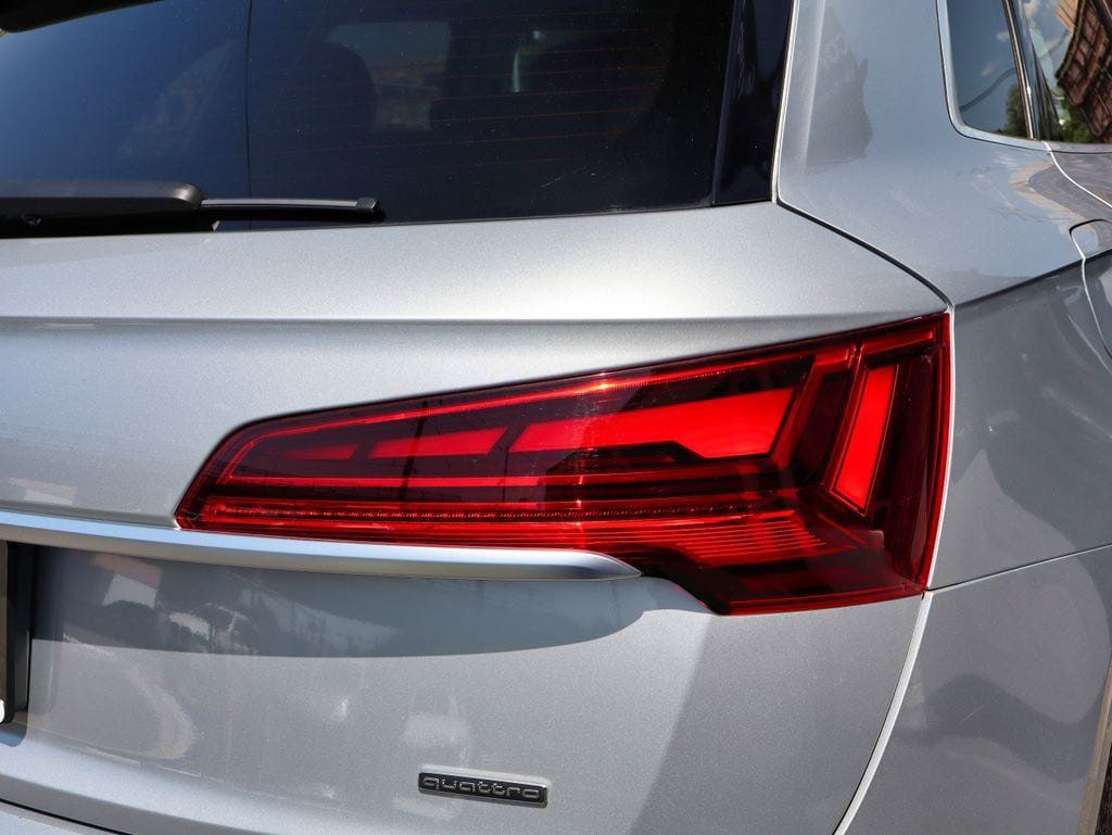 Used 2021 Audi Q5 2.0T Premium Plus w/ Premium Plus Package AWD/4WD image 13