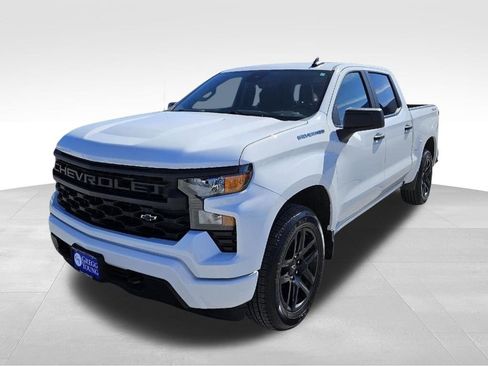 Used 2023 Chevrolet Silverado 1500 Custom image 3