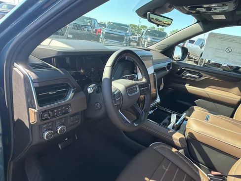 New 2026 GMC Yukon Denali Ultimate AWD/4WD image 19