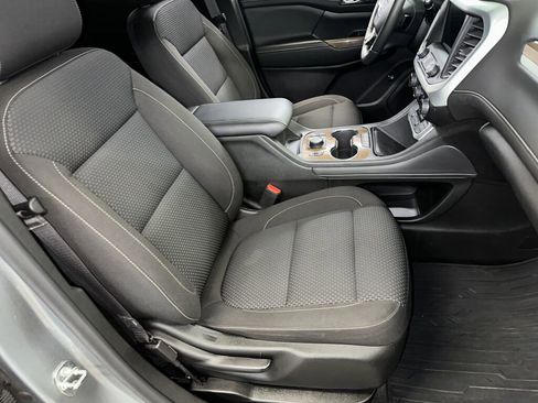 Certified 2023 GMC Acadia SLE w/ Driver Convenience Package image 33