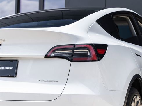 Used 2023 Tesla Model Y Long Range AWD/4WD image 12