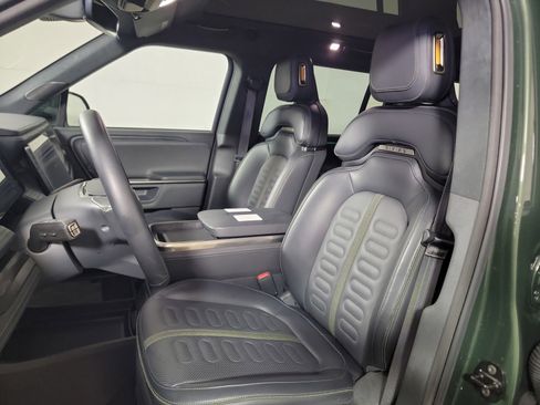 Used 2024 Rivian R1S Adventure AWD/4WD image 20