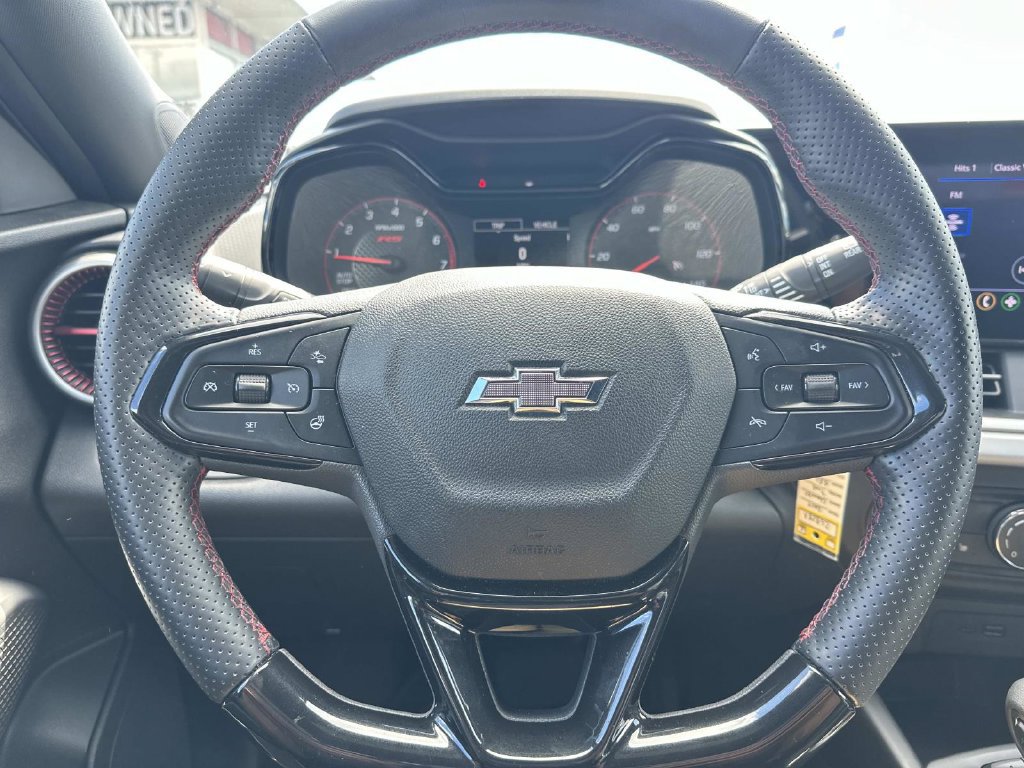 Used 2024 Chevrolet Trax RS w/ Driver Confidence Package FWD image 19