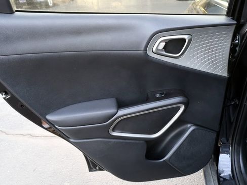 Used 2025 Kia Soul LX w/ LX Technology Package image 20