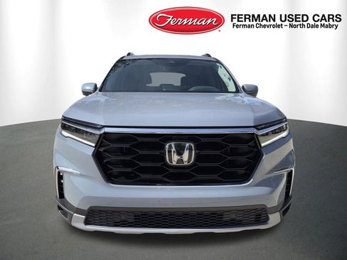 Used 2023 Honda Pilot Touring image 9